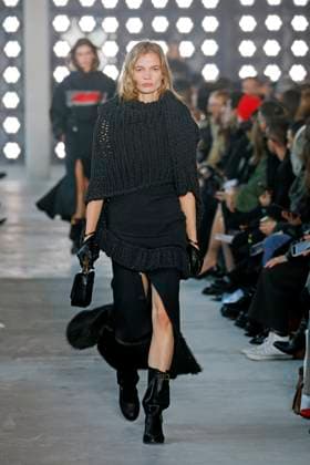 Sacai Runway - Fall Winter 2025-2026 Paris Fashion Week Sacai Runway - Fall Winter 2025-2026 Paris Fashion Week, March 2025, Credit:Zeppelin Avalon  Copyright: xZeppelinx xAvalonx 0974317376