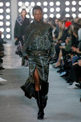 Sacai Runway - Fall Winter 2025-2026 Paris Fashion Week Sacai Runway - Fall Winter 2025-2026 Paris Fashion Week, March 2025, Credit:Zeppelin Avalon  Copyright: xZeppelinx xAvalonx 0974317442