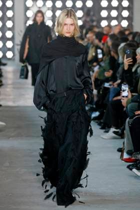 Sacai Runway - Fall Winter 2025-2026 Paris Fashion Week Sacai Runway - Fall Winter 2025-2026 Paris Fashion Week, March 2025, Credit:Zeppelin Avalon  Copyright: xZeppelinx xAvalonx 0974317468