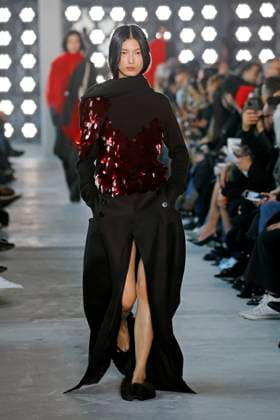 Sacai Runway - Fall Winter 2025-2026 Paris Fashion Week Sacai Runway - Fall Winter 2025-2026 Paris Fashion Week, March 2025, Credit:Zeppelin Avalon  Copyright: xZeppelinx xAvalonx 0974317482