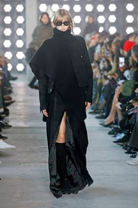 Sacai Runway - Fall Winter 2025-2026 Paris Fashion Week Sacai Runway - Fall Winter 2025-2026 Paris Fashion Week, March 2025, Credit:Zeppelin Avalon  Copyright: xZeppelinx xAvalonx 0974317548
