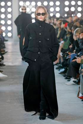 Sacai Runway - Fall Winter 2025-2026 Paris Fashion Week Sacai Runway - Fall Winter 2025-2026 Paris Fashion Week, March 2025, Credit:Zeppelin Avalon  Copyright: xZeppelinx xAvalonx 0974317553