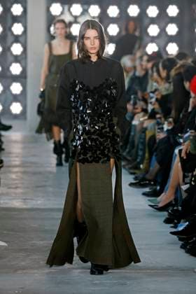 Sacai Runway - Fall Winter 2025-2026 Paris Fashion Week Sacai Runway - Fall Winter 2025-2026 Paris Fashion Week, March 2025, Credit:Zeppelin Avalon  Copyright: xZeppelinx xAvalonx 0974317692