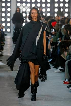 Sacai Runway - Fall Winter 2025-2026 Paris Fashion Week Sacai Runway - Fall Winter 2025-2026 Paris Fashion Week, March 2025, Credit:Zeppelin Avalon  Copyright: xZeppelinx xAvalonx 0974317758