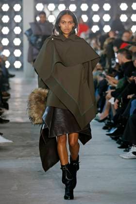 Sacai Runway - Fall Winter 2025-2026 Paris Fashion Week Sacai Runway - Fall Winter 2025-2026 Paris Fashion Week, March 2025, Credit:Zeppelin Avalon  Copyright: xZeppelinx xAvalonx 0974317765