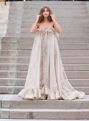 Arrivals at the Zimmermann Fashion Collection Ready to Wear Fall Winter 2025 2026 show during Paris Fashion Week PFW Guest aux arrivées au défilé Zimmermann Mode Collection Prêt à Porter Automne Hiver 2025 2026 lors de la Fashion Week de Paris PFW , à Paris, France, le 10 mùars 2025 Denis Guignebourg Bestimage Aarrivals at the Zimmermann Fashion Collection Ready to Wear Fall Winter 2025 2026 show during Paris Fashion Week PFW , in Paris, France, on March 10, 2025 Paris France  Copyright: xDenisxGuignebourgx xBestimagexDenisxGuignebourgx xBestimagex