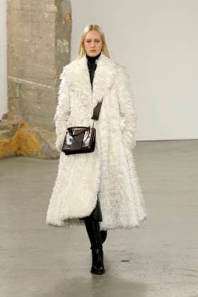 Gabriela Hearst Ready to Wear Fall Winter 2025 - Paris, March 2025 Gabriela Hearst Ready to Wear Fall Winter 2025 - Paris, March 2025, Credit:Zeppelin Avalon  Copyright: xZeppelinx xAvalonx 0974328370