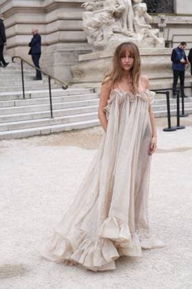 Arrivals at the Zimmermann Fashion Collection Ready to Wear Fall Winter 2025 2026 show during Paris Fashion Week PFW Guest aux arrivées au défilé Zimmermann Mode Collection Prêt à Porter Automne Hiver 2025 2026 lors de la Fashion Week de Paris PFW , à Paris, France, le 10 mùars 2025 Denis Guignebourg Bestimage Aarrivals at the Zimmermann Fashion Collection Ready to Wear Fall Winter 2025 2026 show during Paris Fashion Week PFW , in Paris, France, on March 10, 2025 Paris France  Copyright: xDenisxGuignebourgx xBestimagexDenisxGuignebourgx xBestimagex