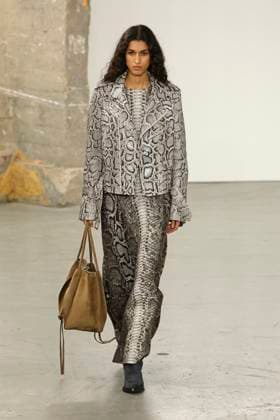 Gabriela Hearst Ready to Wear Fall Winter 2025 - Paris, March 2025 Gabriela Hearst Ready to Wear Fall Winter 2025 - Paris, March 2025, Credit:Zeppelin Avalon  Copyright: xZeppelinx xAvalonx 0974328530