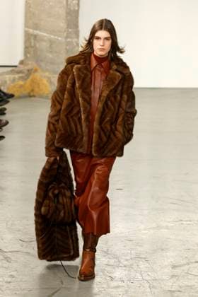 Gabriela Hearst Ready to Wear Fall Winter 2025 - Paris, March 2025 Gabriela Hearst Ready to Wear Fall Winter 2025 - Paris, March 2025, Credit:Zeppelin Avalon  Copyright: xZeppelinx xAvalonx 0974328733