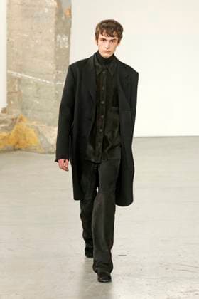 Gabriela Hearst Ready to Wear Fall Winter 2025 - Paris, March 2025 Gabriela Hearst Ready to Wear Fall Winter 2025 - Paris, March 2025, Credit:Zeppelin Avalon  Copyright: xZeppelinx xAvalonx 0974328851