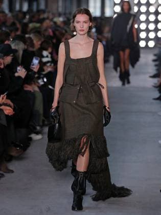 PFW - Sacai Runway Model walks the runway at the Sacai Fashion show during the Paris Fashion Week on March 10, 2025 in Paris, France. Photo by Alain-Gil Gonzalez ABACAPRESS.COM Paris France  Copyright: xGonzalezxAlain-Gil ABACAx