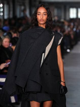PFW - Sacai Runway Model walks the runway at the Sacai Fashion show during the Paris Fashion Week on March 10, 2025 in Paris, France. Photo by Alain-Gil Gonzalez ABACAPRESS.COM Paris France  Copyright: xGonzalezxAlain-Gil ABACAx
