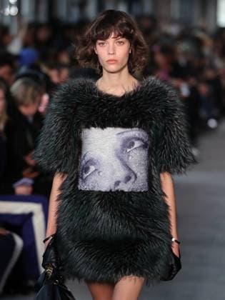 PFW - Sacai Runway Model walks the runway at the Sacai Fashion show during the Paris Fashion Week on March 10, 2025 in Paris, France. Photo by Alain-Gil Gonzalez ABACAPRESS.COM Paris France  Copyright: xGonzalezxAlain-Gil ABACAx