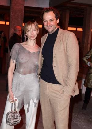 Annabelle Dexter Jones and Daniel Humm on the front row of the Gabriela Hearst Fashion Collection Prêt à Porter Automne Hiver 2025 2026 show at Paris Fashion Week PFW at Palais De Tokyo, Paris, France, March 10, 2025 Denis Guignebourg Bestimage Celebs attend the Gabriela Hearst Womenswear Fall Winter 2025 2026 show as part of Paris Fashion Week at Palais De Tokyo on March 10, 2025 in Paris, France unknown  Copyright: xDenisxGuignebourgx xBestimagexDenisxGuignebourgx xBestimagex
