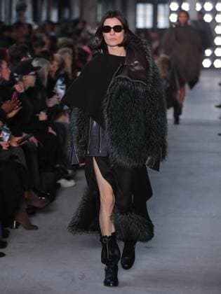 PFW - Sacai Runway Model walks the runway at the Sacai Fashion show during the Paris Fashion Week on March 10, 2025 in Paris, France. Photo by Alain-Gil Gonzalez ABACAPRESS.COM Paris France  Copyright: xGonzalezxAlain-Gil ABACAx