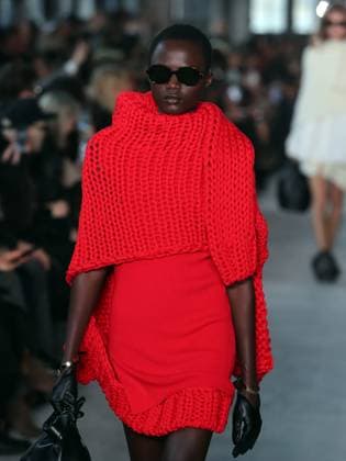 PFW - Sacai Runway Model walks the runway at the Sacai Fashion show during the Paris Fashion Week on March 10, 2025 in Paris, France. Photo by Alain-Gil Gonzalez ABACAPRESS.COM Paris France  Copyright: xGonzalezxAlain-Gil ABACAx
