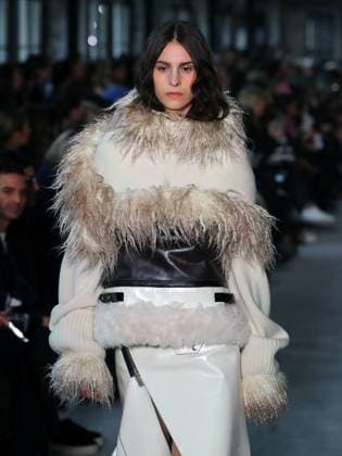 PFW - Sacai Runway Model walks the runway at the Sacai Fashion show during the Paris Fashion Week on March 10, 2025 in Paris, France. Photo by Alain-Gil Gonzalez ABACAPRESS.COM Paris France  Copyright: xGonzalezxAlain-Gil ABACAx