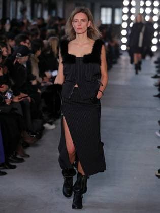 PFW - Sacai Runway Model walks the runway at the Sacai Fashion show during the Paris Fashion Week on March 10, 2025 in Paris, France. Photo by Alain-Gil Gonzalez ABACAPRESS.COM Paris France  Copyright: xGonzalezxAlain-Gil ABACAx
