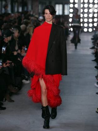 PFW - Sacai Runway Model walks the runway at the Sacai Fashion show during the Paris Fashion Week on March 10, 2025 in Paris, France. Photo by Alain-Gil Gonzalez ABACAPRESS.COM Paris France  Copyright: xGonzalezxAlain-Gil ABACAx