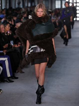 PFW - Sacai Runway Model walks the runway at the Sacai Fashion show during the Paris Fashion Week on March 10, 2025 in Paris, France. Photo by Alain-Gil Gonzalez ABACAPRESS.COM Paris France  Copyright: xGonzalezxAlain-Gil ABACAx