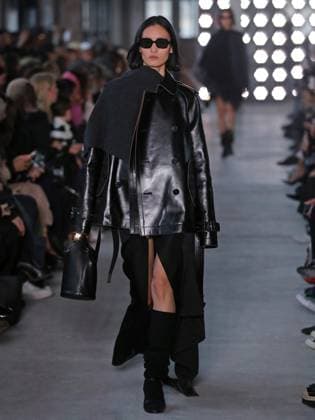 PFW - Sacai Runway Model walks the runway at the Sacai Fashion show during the Paris Fashion Week on March 10, 2025 in Paris, France. Photo by Alain-Gil Gonzalez ABACAPRESS.COM Paris France  Copyright: xGonzalezxAlain-Gil ABACAx