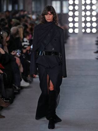 PFW - Sacai Runway Model walks the runway at the Sacai Fashion show during the Paris Fashion Week on March 10, 2025 in Paris, France. Photo by Alain-Gil Gonzalez ABACAPRESS.COM Paris France  Copyright: xGonzalezxAlain-Gil ABACAx