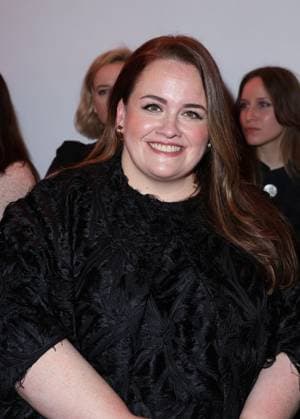 Jessica Gunning au front row du défilé Gabriela Hearst Mode Collection Prêt à Porter Automne Hiver 2025 2026 lors de la Fashion Week de Paris PFW au Palais De Tokyo, à Paris, France, le 10 mars 2025 Denis Guignebourg Bestimage Celebs attend the Gabriela Hearst Womenswear Fall Winter 2025 2026 show as part of Paris Fashion Week at Palais De Tokyo on March 10, 2025 in Paris, France  Copyright: xDenisxGuignebourgx xBestimagexDenisxGuignebourgx xBestimagex