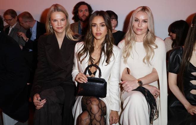 Kelly Sawyer, Jessica Alba et Lindsey Vonn au front row du défilé Gabriela Hearst Mode Collection Prêt à Porter Automne Hiver 2025 2026 lors de la Fashion Week de Paris PFW au Palais De Tokyo, à Paris, France, le 10 mars 2025 Denis Guignebourg Bestimage Celebs attend the Gabriela Hearst Womenswear Fall Winter 2025 2026 show as part of Paris Fashion Week at Palais De Tokyo on March 10, 2025 in Paris, France inconnu  Copyright: xDenisxGuignebourgx xBestimagexDenisxGuignebourgx xBestimagex