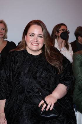 Jessica Gunning au front row du défilé Gabriela Hearst Mode Collection Prêt à Porter Automne Hiver 2025 2026 lors de la Fashion Week de Paris PFW au Palais De Tokyo, à Paris, France, le 10 mars 2025 Denis Guignebourg Bestimage Celebs attend the Gabriela Hearst Womenswear Fall Winter 2025 2026 show as part of Paris Fashion Week at Palais De Tokyo on March 10, 2025 in Paris, France  Copyright: xDenisxGuignebourgx xBestimagexDenisxGuignebourgx xBestimagex