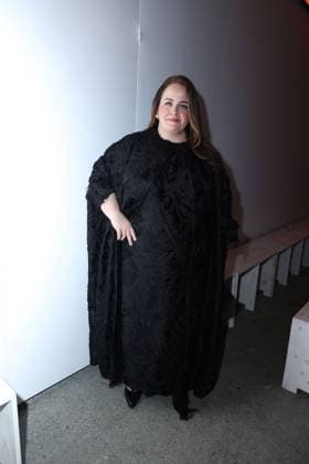 Jessica Gunning au front row du défilé Gabriela Hearst Mode Collection Prêt à Porter Automne Hiver 2025 2026 lors de la Fashion Week de Paris PFW au Palais De Tokyo, à Paris, France, le 10 mars 2025 Denis Guignebourg Bestimage Celebs attend the Gabriela Hearst Womenswear Fall Winter 2025 2026 show as part of Paris Fashion Week at Palais De Tokyo on March 10, 2025 in Paris, France  Copyright: xDenisxGuignebourgx xBestimagexDenisxGuignebourgx xBestimagex