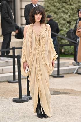 PFW Zimmerman Outside Arrivals Guest arriving at Zimmerman show during Paris Fashion Week in Paris, France on March 10, 2025. Photo by Julien Reynaud APS-Medias ABACAPRESS.COM Paris France  Copyright: xReynaudxJulien APS-Medias ABACAx