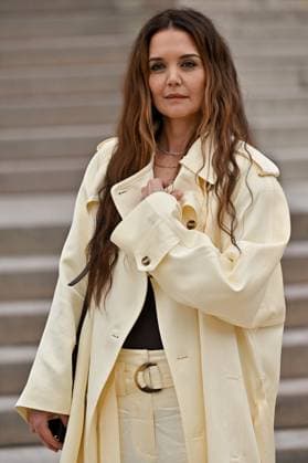 PFW Zimmerman Outside Arrivals Katie Holmes arriving at Zimmerman show during Paris Fashion Week in Paris, France on March 10, 2025. Photo by Julien Reynaud APS-Medias ABACAPRESS.COM Paris France  Copyright: xReynaudxJulien APS-Medias ABACAx