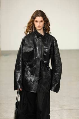 Gabriela Hearst Ready to Wear Fall Winter 2025 - Paris, March 2025 Gabriela Hearst Ready to Wear Fall Winter 2025 - Paris, March 2025, Credit:Zeppelin Avalon  Copyright: xZeppelinx xAvalonx 0974336892