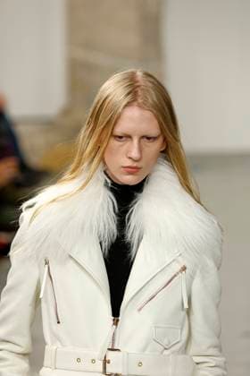 Gabriela Hearst Ready to Wear Fall Winter 2025 - Paris, March 2025 Gabriela Hearst Ready to Wear Fall Winter 2025 - Paris, March 2025, Credit:Zeppelin Avalon  Copyright: xZeppelinx xAvalonx 0974337086