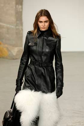 Gabriela Hearst Ready to Wear Fall Winter 2025 - Paris, March 2025 Gabriela Hearst Ready to Wear Fall Winter 2025 - Paris, March 2025, Credit:Zeppelin Avalon  Copyright: xZeppelinx xAvalonx 0974337495