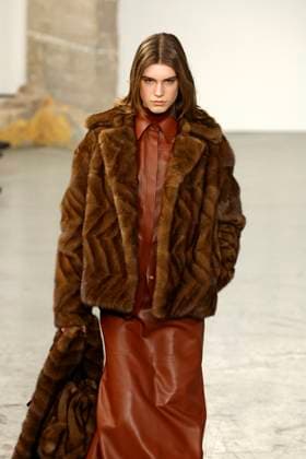 Gabriela Hearst Ready to Wear Fall Winter 2025 - Paris, March 2025 Gabriela Hearst Ready to Wear Fall Winter 2025 - Paris, March 2025, Credit:Zeppelin Avalon  Copyright: xZeppelinx xAvalonx 0974337527