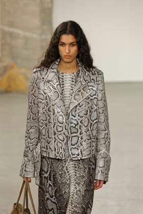Gabriela Hearst Ready to Wear Fall Winter 2025 - Paris, March 2025 Gabriela Hearst Ready to Wear Fall Winter 2025 - Paris, March 2025, Credit:Zeppelin Avalon  Copyright: xZeppelinx xAvalonx 0974337601