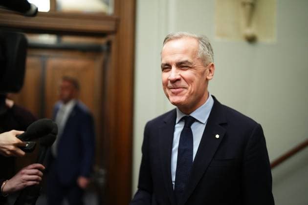 March 10, 2025, Ottawa, On, Canada: Liberal Leader Mark Carney talks to media as he leaves the prime minister s office and makes his way to a caucus meeting in Ottawa, Monday, March 10, 2025. Ottawa Canada  - ZUMAc35_ 20250310_zaf_c35_032 Copyright: xSeanxKilpatrickx