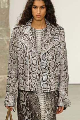 Gabriela Hearst Ready to Wear Fall Winter 2025 - Paris, March 2025 Gabriela Hearst Ready to Wear Fall Winter 2025 - Paris, March 2025, Credit:Zeppelin Avalon  Copyright: xZeppelinx xAvalonx 0974340445