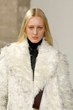 Gabriela Hearst Ready to Wear Fall Winter 2025 - Paris, March 2025 Gabriela Hearst Ready to Wear Fall Winter 2025 - Paris, March 2025, Credit:Zeppelin Avalon  Copyright: xZeppelinx xAvalonx 0974340914