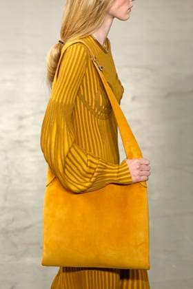 Gabriela Hearst Ready to Wear Fall Winter 2025 - Paris, March 2025 Gabriela Hearst Ready to Wear Fall Winter 2025 - Paris, March 2025, Credit:Zeppelin Avalon  Copyright: xZeppelinx xAvalonx 0974340925