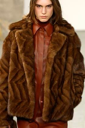 Gabriela Hearst Ready to Wear Fall Winter 2025 - Paris, March 2025 Gabriela Hearst Ready to Wear Fall Winter 2025 - Paris, March 2025, Credit:Zeppelin Avalon  Copyright: xZeppelinx xAvalonx 0974340936