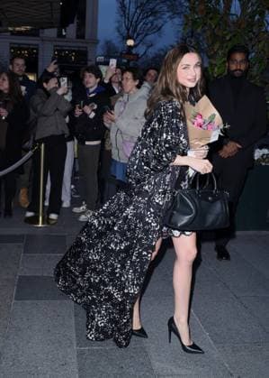 Celebrities leave the Cheval Blanc Hotel to attend the Louis Vuitton Collection Prêt à Porter Fall Winter 2025 2026 show during Paris Fashion Week PFW Ana de Armas Celebrities leave the Cheval Blanc Hotel to attend the Louis Vuitton Collection Prêt à Porter Fall Winter 2025 2026 show during Paris Fashion Week PFW , March 10, 2025 Denis Guignebourg Bestimage Celebrities leave the Cheval Blanc Hotel to attend the Louis Vuitton Fall Winter 2025 2026 Ready to Wear Collection show during Paris Fashion Week PFW on March 10, 2025 Paris France  Copyright: xDenisxGuignebourgx xBestimagexDenisxGuignebourgx xBestimagex
