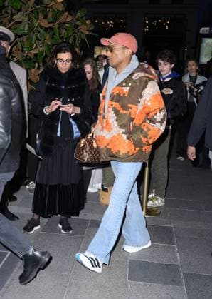 Celebrities leave the Cheval Blanc Hotel to attend the Louis Vuitton Collection Prêt à Porter Fall Winter 2025 2026 show during Paris Fashion Week PFW Pharrell Williams Celebrities leave the Cheval Blanc Hotel to attend the Louis Vuitton Collection Prêt à Porter Fall Winter 2025 2026 show during Paris Fashion Week PFW , March 10, 2025 Denis Guignebourg Bestimage Celebrities leave the Cheval Blanc Hotel to attend the Louis Vuitton Fall Winter 2025 2026 Ready to Wear Collection show during Paris Fashion Week PFW on March 10, 2025 Paris France  Copyright: xDenisxGuignebourgx xBestimagexDenisxGuignebourgx xBestimagex