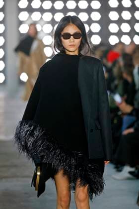 Sacai Ready to Wear Fall Winter 2025 - Paris, March 2025 Sacai Ready to Wear Fall Winter 2025 - Paris, March 2025, Credit:Zeppelin Avalon  Copyright: xZeppelinx xAvalonx 0974345898