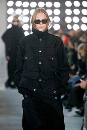 Sacai Ready to Wear Fall Winter 2025 - Paris, March 2025 Sacai Ready to Wear Fall Winter 2025 - Paris, March 2025, Credit:Zeppelin Avalon  Copyright: xZeppelinx xAvalonx 0974346025