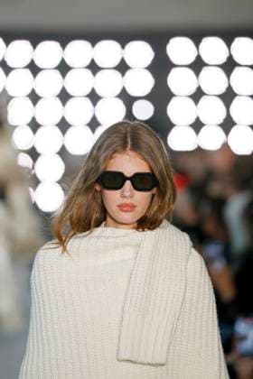 Sacai Ready to Wear Fall Winter 2025 - Paris, March 2025 Sacai Ready to Wear Fall Winter 2025 - Paris, March 2025, Credit:Zeppelin Avalon  Copyright: xZeppelinx xAvalonx 0974346319