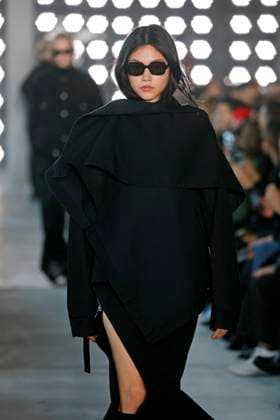 Sacai Ready to Wear Fall Winter 2025 - Paris, March 2025 Sacai Ready to Wear Fall Winter 2025 - Paris, March 2025, Credit:Zeppelin Avalon  Copyright: xZeppelinx xAvalonx 0974346457