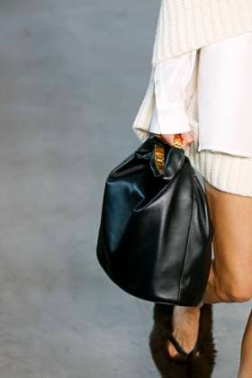 Sacai Ready to Wear Fall Winter 2025 - Paris, March 2025 Sacai Ready to Wear Fall Winter 2025 - Paris, March 2025, Credit:Zeppelin Avalon  Copyright: xZeppelinx xAvalonx 0974346479